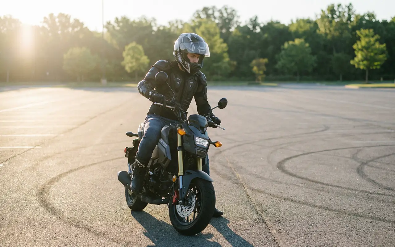 Read more about the article Essential Beginner Motorcycle Riding Tips for New Riders